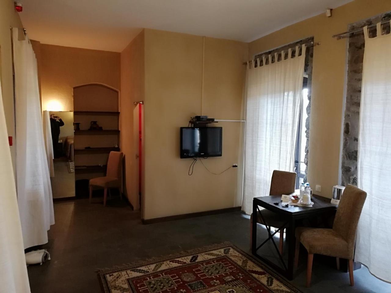Tufenkian Old Dilijan Complex Hotel ภายนอก รูปภาพ